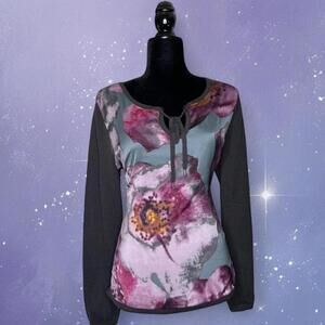 Maxx Y2K Floral Long Sleeve Top With A Cute Tie Front Detail